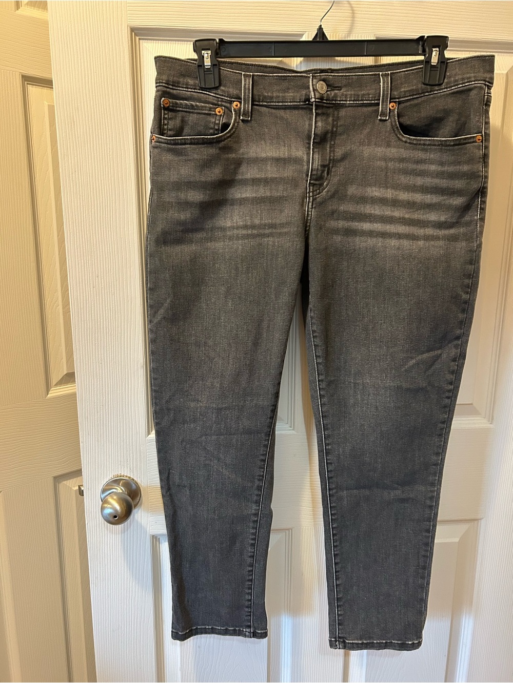 Levi's Size 32 Black Light Wash Boyfriend Jeans Pre-owned Good Used Condition
